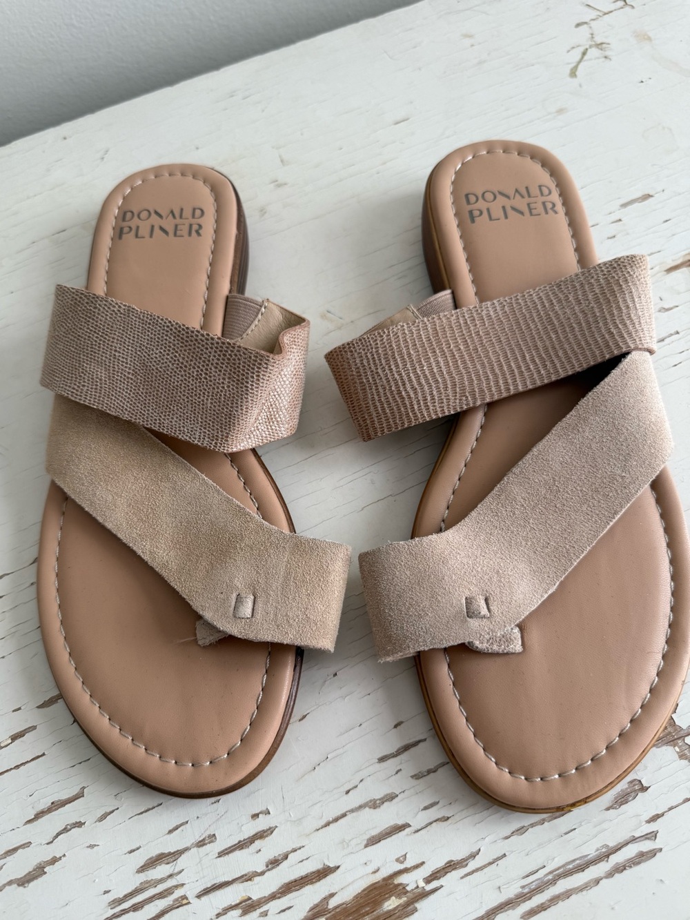 Donald Pliner Women’s Taupe Cross-Strap Slide Sandals Size 7